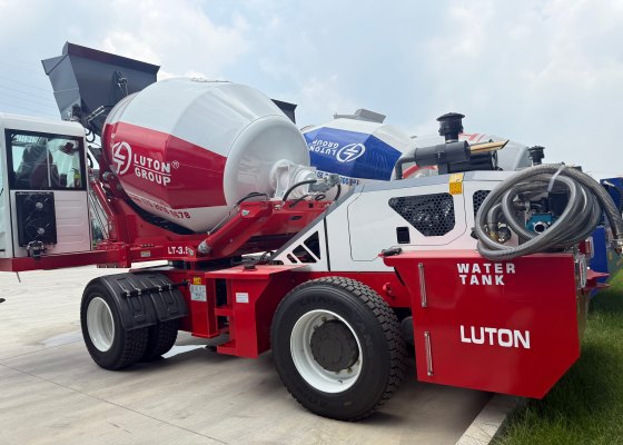 LT-3.5 self loading mixer trucks LT-3.5 self loading mixer trucks