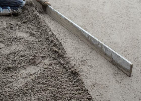 Floor Screeding and Surface Leveling Floor Screeding and Surface Leveling