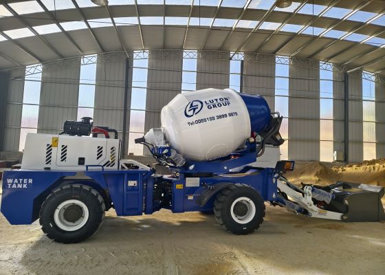 how does a self loading concrete mixer work