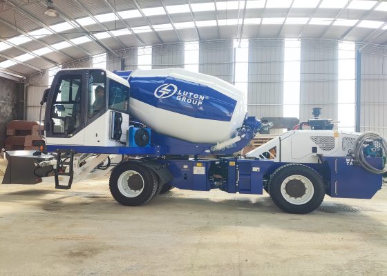 LT3.5 self loading mixer of LUTON