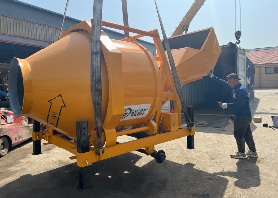 electric concrete mixer on load