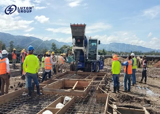 self loading mixer working onsite
